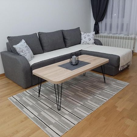 Apartman Viaggio Sremska Mitrovica Exterior photo