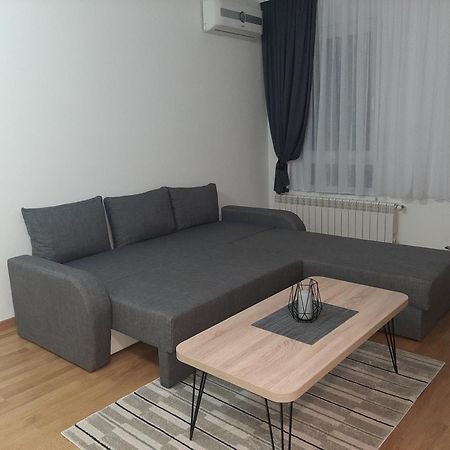 Apartman Viaggio Sremska Mitrovica Exterior photo