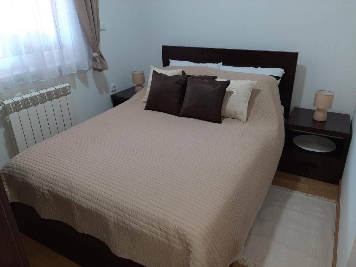 Apartman Viaggio Sremska Mitrovica Exterior photo